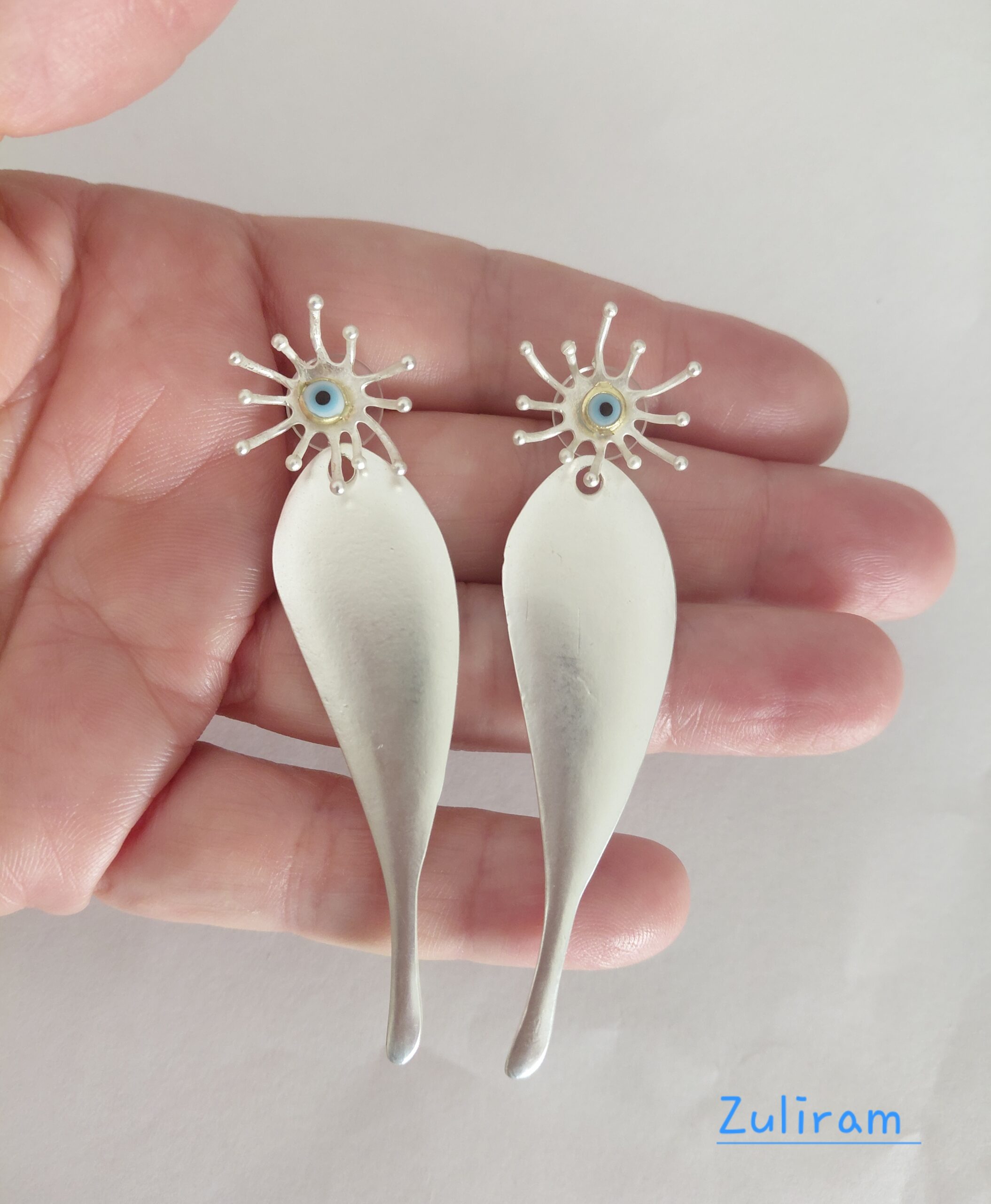 Pendientes pez plateado. - Imagen 2